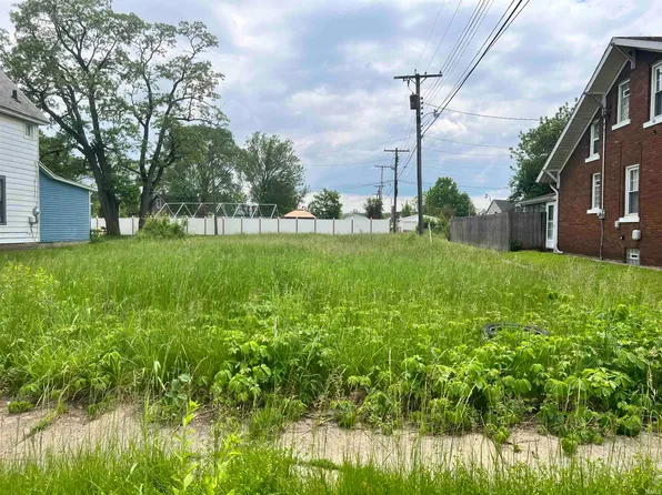 1212 Dunham St, South Bend, IN 46619