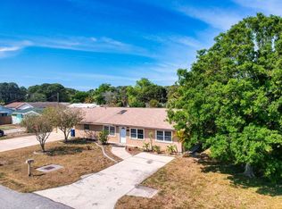 150 Sylvania Ave, Englewood, FL 34223