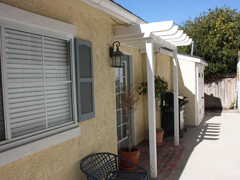 2519 1/2 Ripley Ave — Photo 2