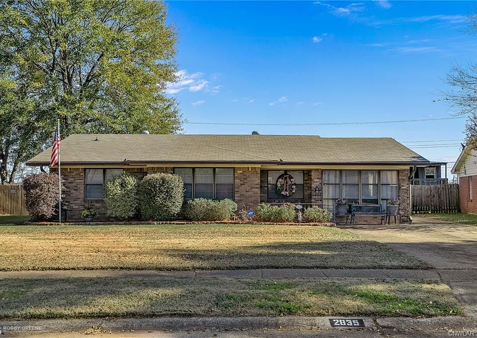 1st image of 2835 Alvin Ln