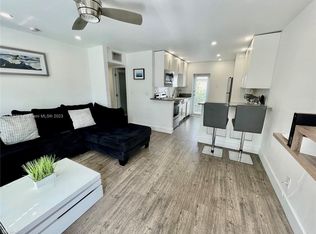 1049 NE 33rd St #B, Fort Lauderdale, FL 33334