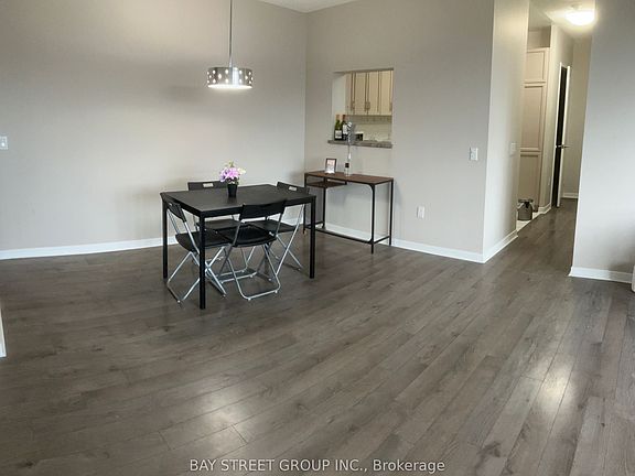 3rd image of 284 Bloor St W #902