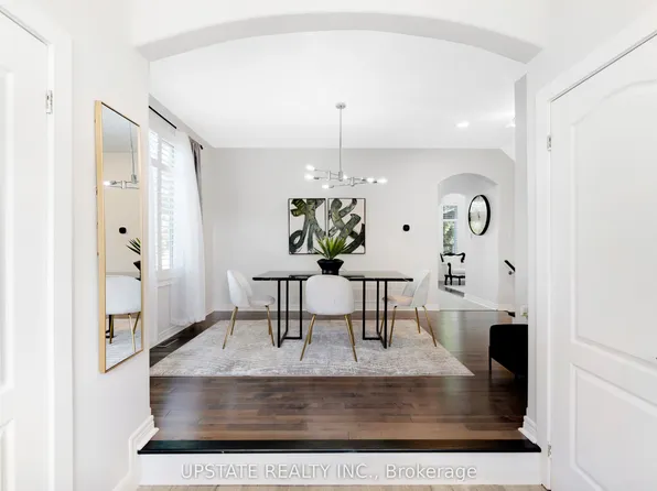 11 Kensington Trl, Barrie, ON L4N 0K5