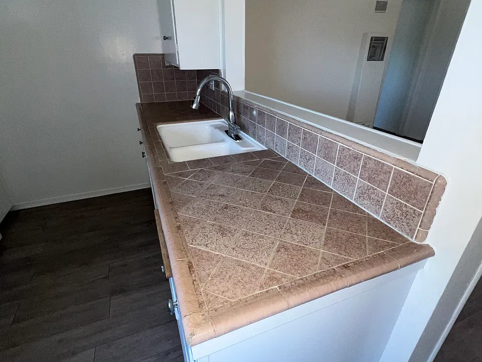 7507 Sepulveda