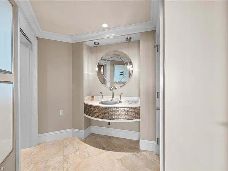 3991 Gulf Shore Blvd N #Penthouse 101 — Photo 30