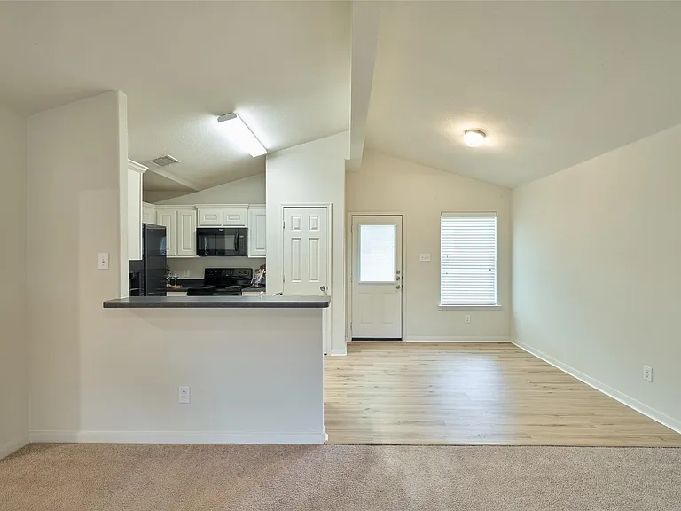 4243 Medina River Loop — Photo 14