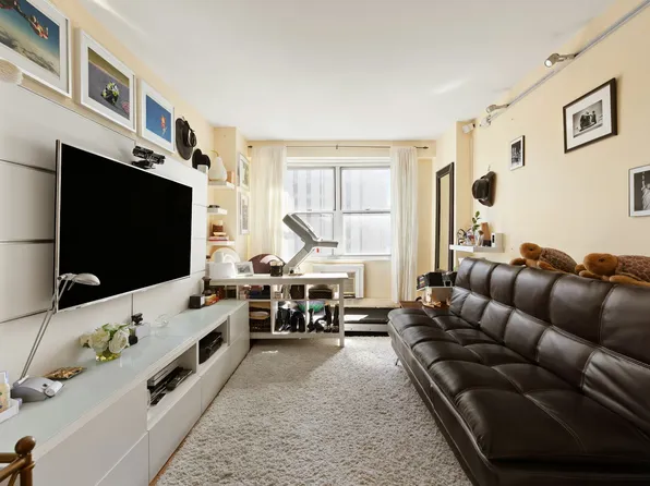 1175 York Avenue image 6 of 12