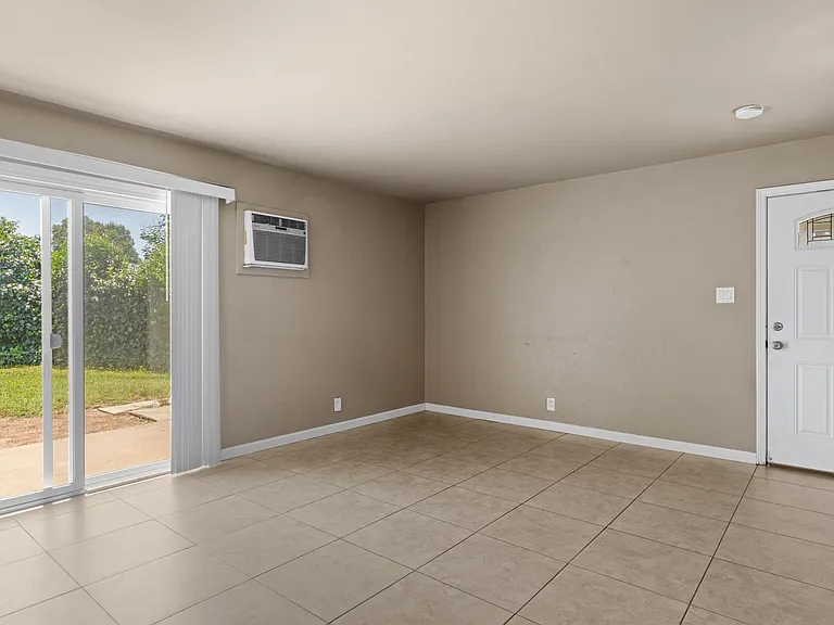 10498 Mills Tower Dr — Photo 15