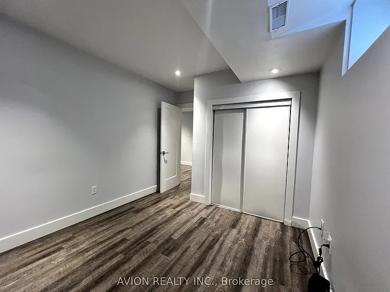 28 Monarchdale Ave #BASEMENT — Photo 18