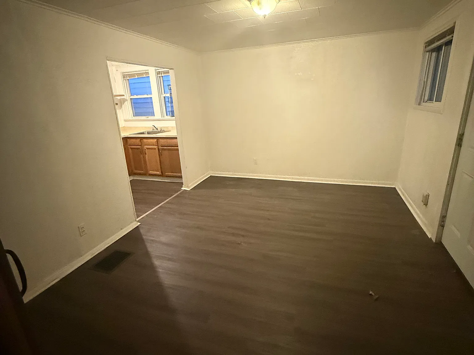 1 bed, 400 sqft, $1,000 — Photo 3