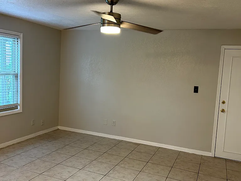525 Georgetown Dr #Z — Photo 3