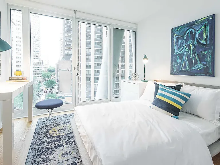 170 Amsterdam Ave #14C — Photo 32