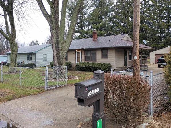 1607 K St, La Porte, IN 46350