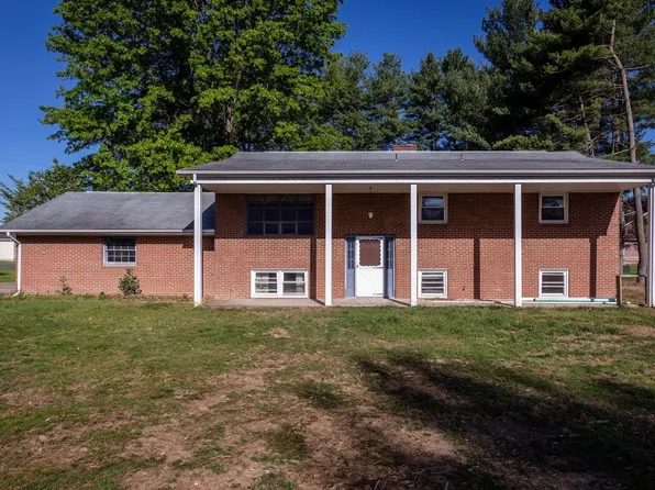 402 15th St, Grottoes, VA 24441