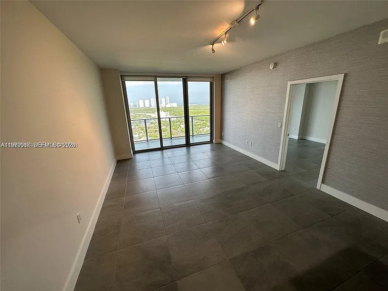 16385 Biscayne Blvd #2716 — Photo 5