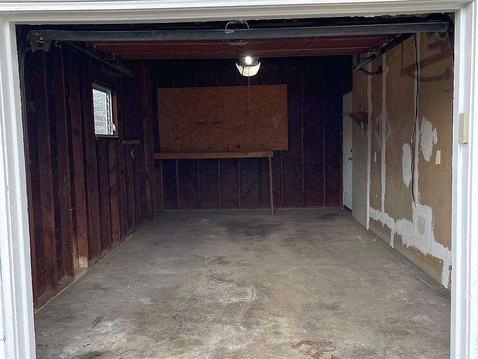 1st image of 549 Holiday Ave