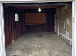 549 Holiday Ave, Hazelwood, MO 63042