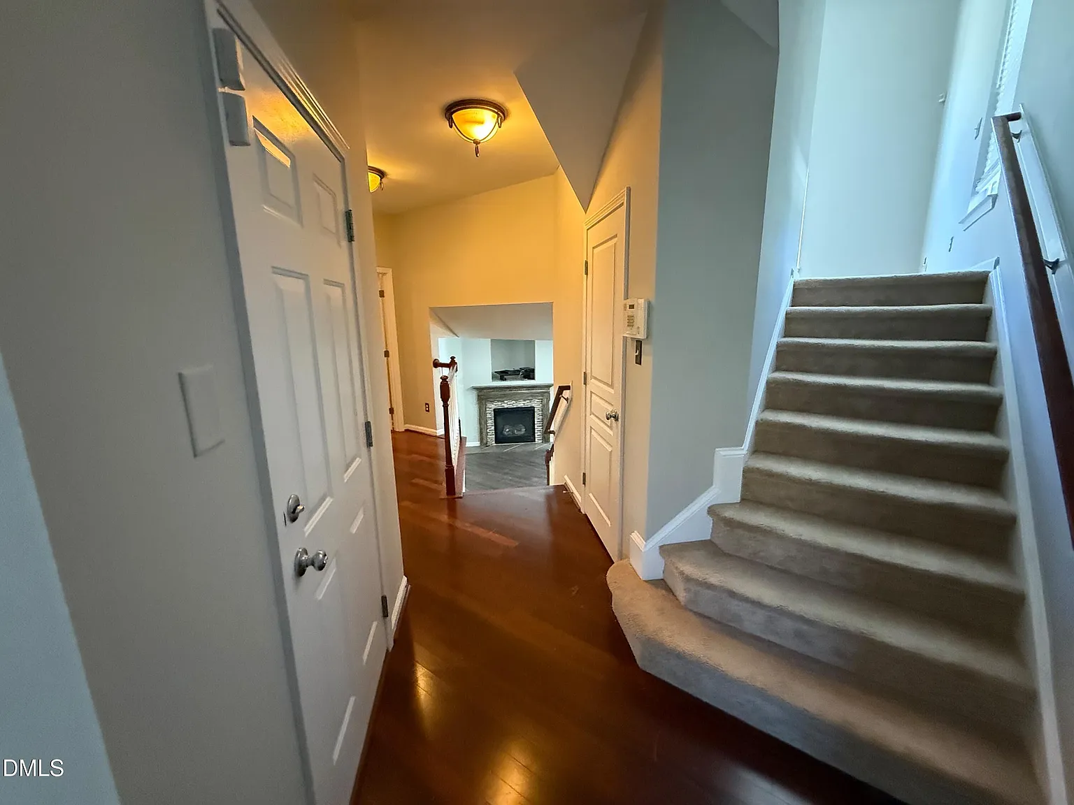 3 bed, 4.0 bath, 2648 sqft, $2,275 — Photo 4
