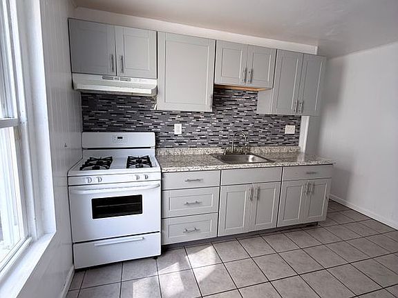4th image of 2832 W 6th St