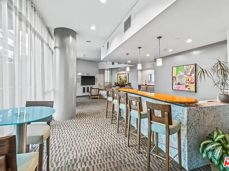 13650 Marina Pointe Dr #306 — Photo 41