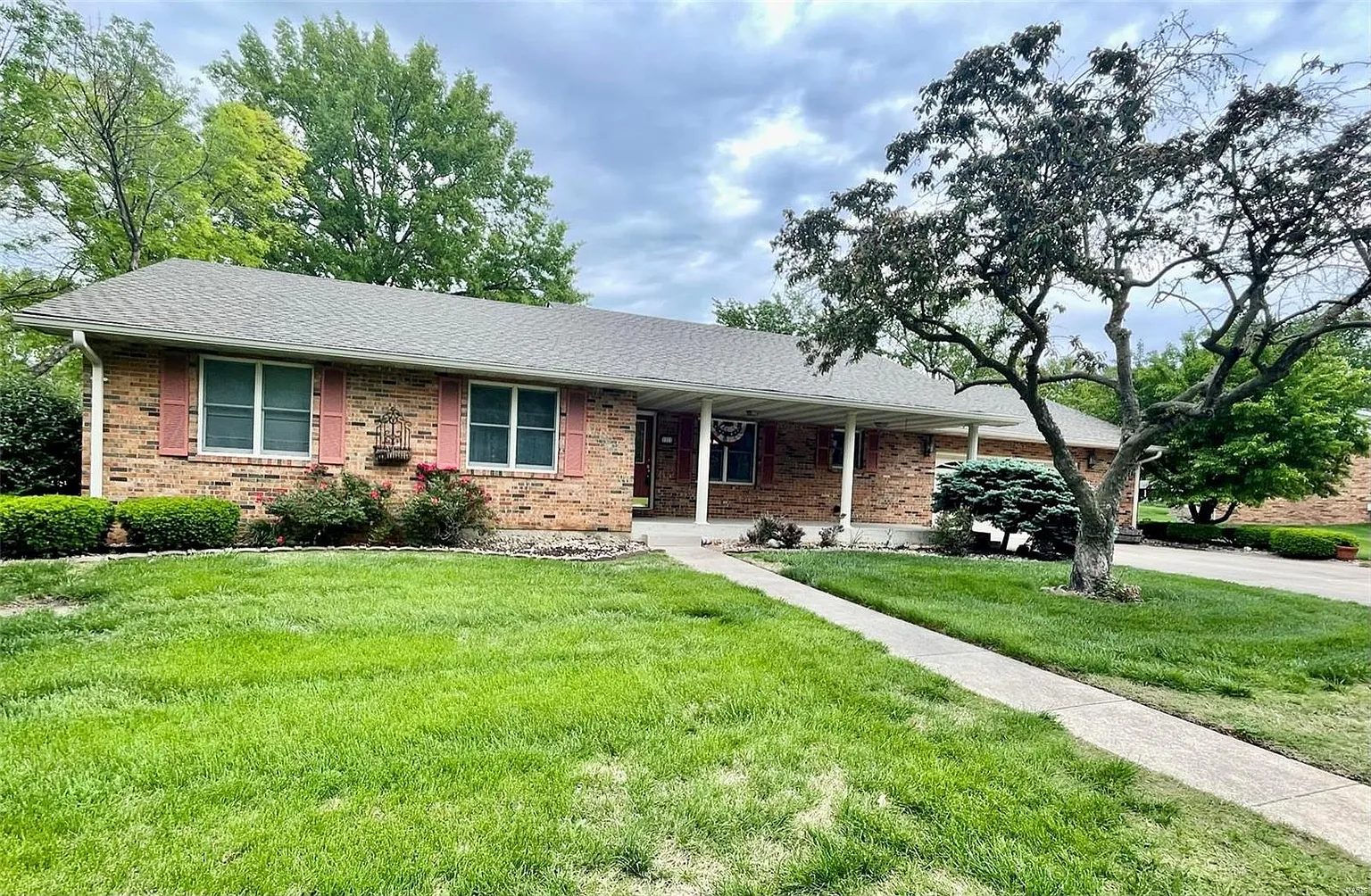 22 Matterhorn Dr photo 1