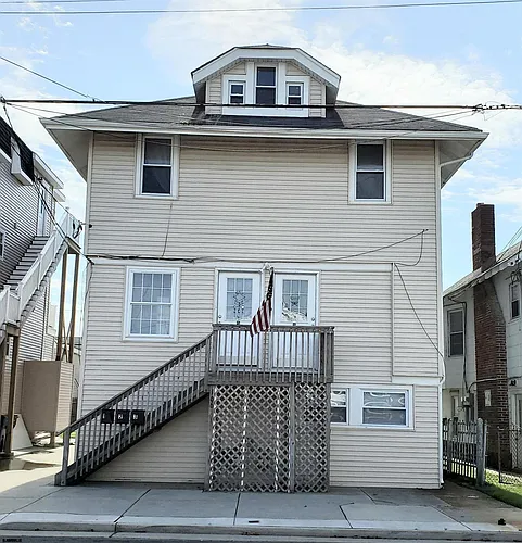 106 N Rosborough Ave #3 Photo 1