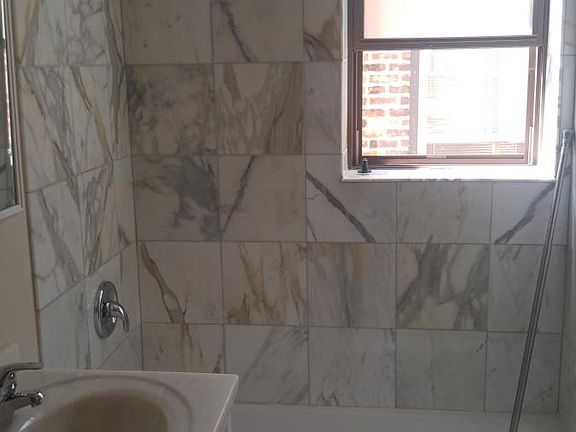 3rd image of 5123 S Ingleside Ave Unit 3