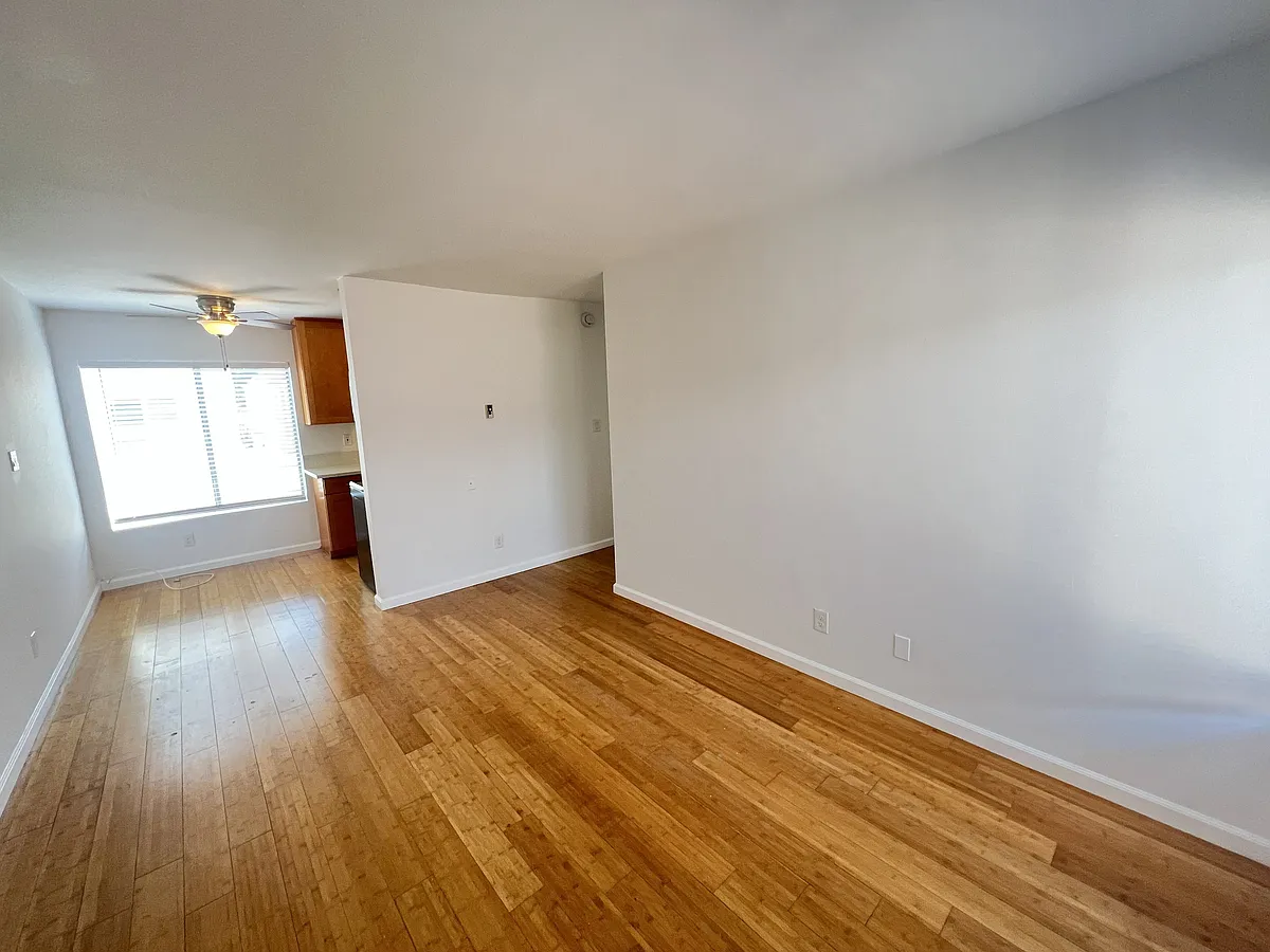 Building Photo - 2635 5th St