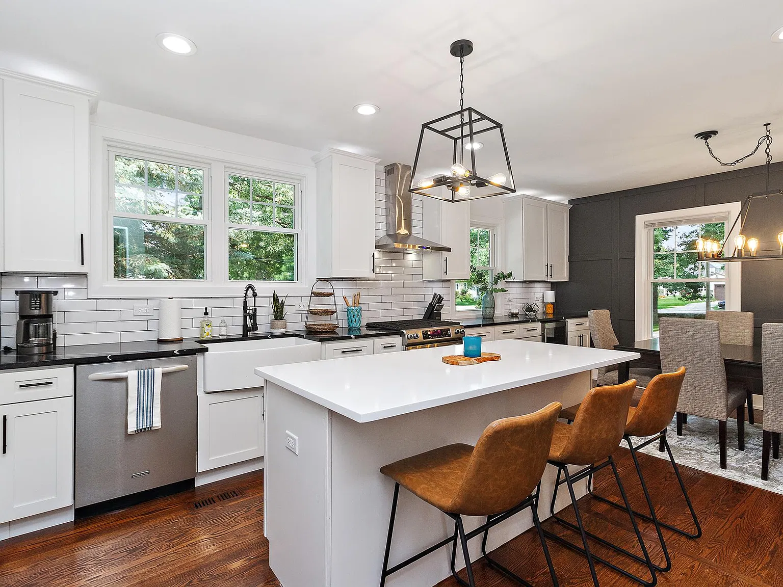 724 Warner Ave — Photo 4