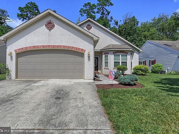 2nd image of 16 Lantern Ln