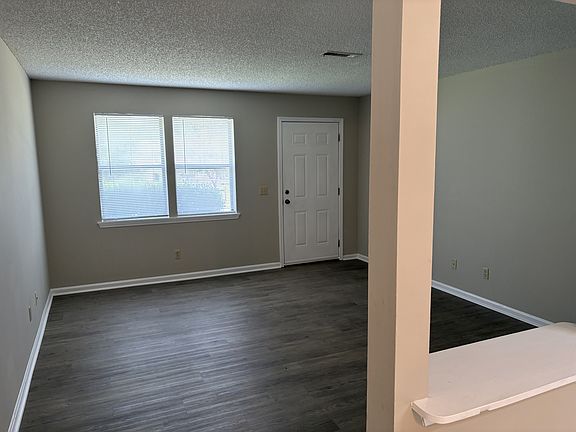 2nd image of 422 Prince Ln