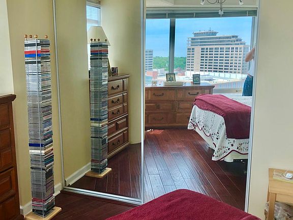 5th image of 1720 N Maple Ave #2570