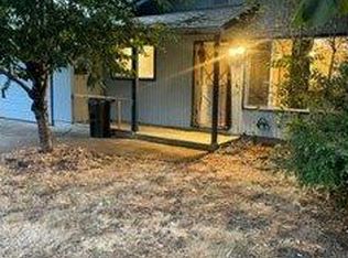 944 N St, Springfield, OR 97477