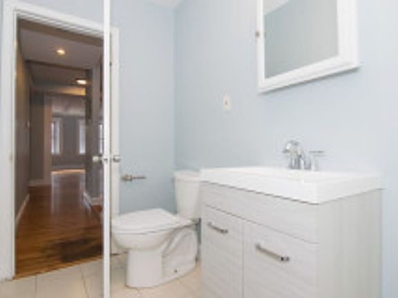 2nd image of 41 Boulevard Ter #2