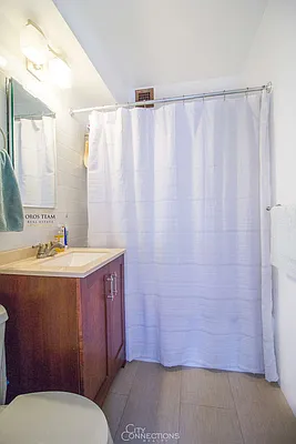 Rented by City Connections Realty | media 8