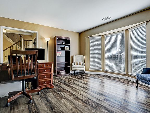 4th image of 4107 Elderwood Dr