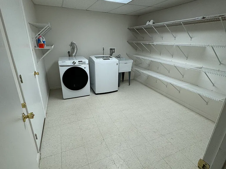 9591 Bronte Dr — Photo 60