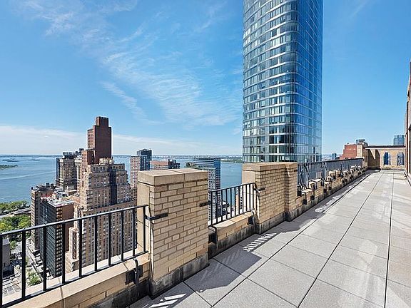 5th image of 88 Greenwich St Unit Penthouse 2
