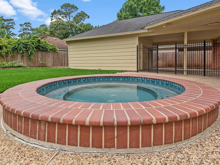 1811 Wild Plum Ct — Photo 38
