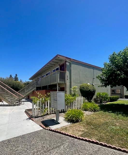 2nd image of 1314 Leafwood Dr Unit 5