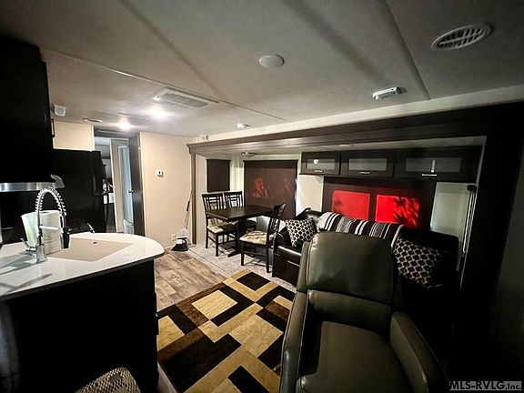 4th image of 564 Boardman Dr