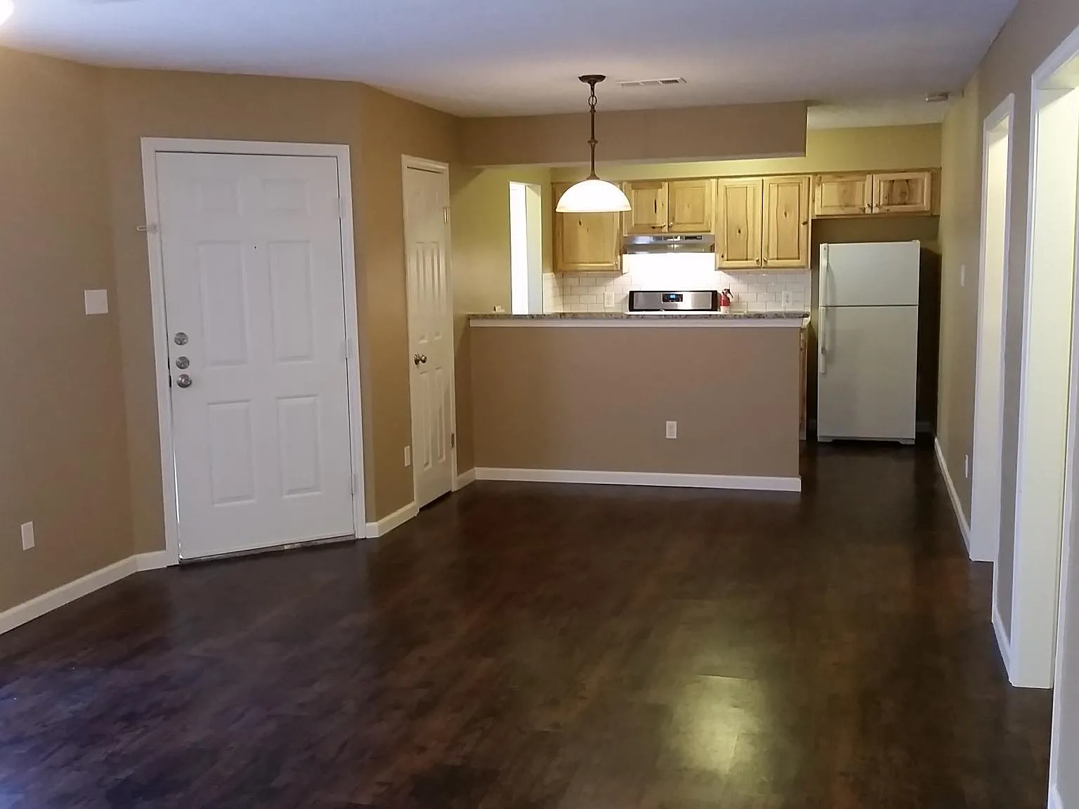 2402 Sycamore Ave — Photo 3
