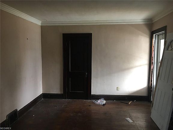 3rd image of 1138 E 172nd St