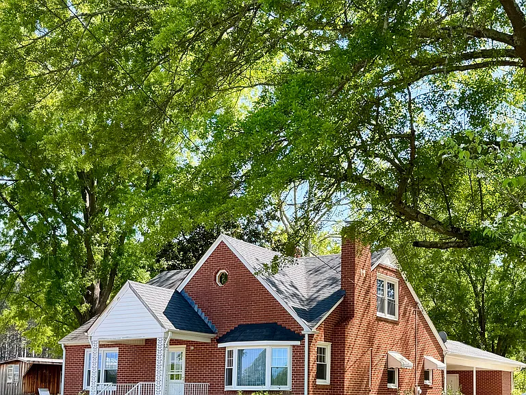 92 Country Way — Photo 1