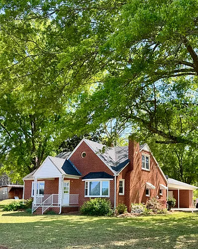 92 Country Way Photo 1