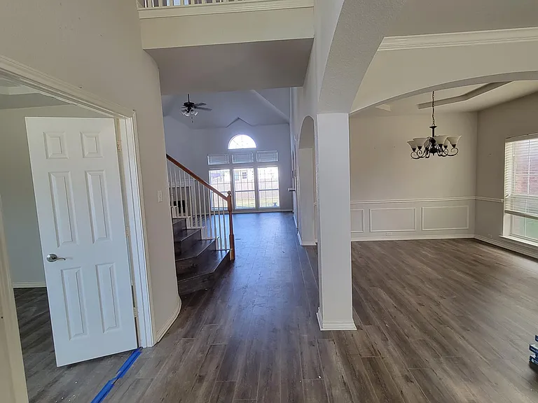 5400 Meadow Valley Dr — Photo 4