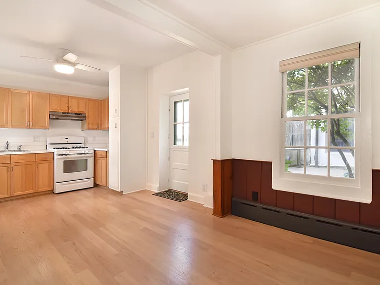104 Main St #1 — Photo 8