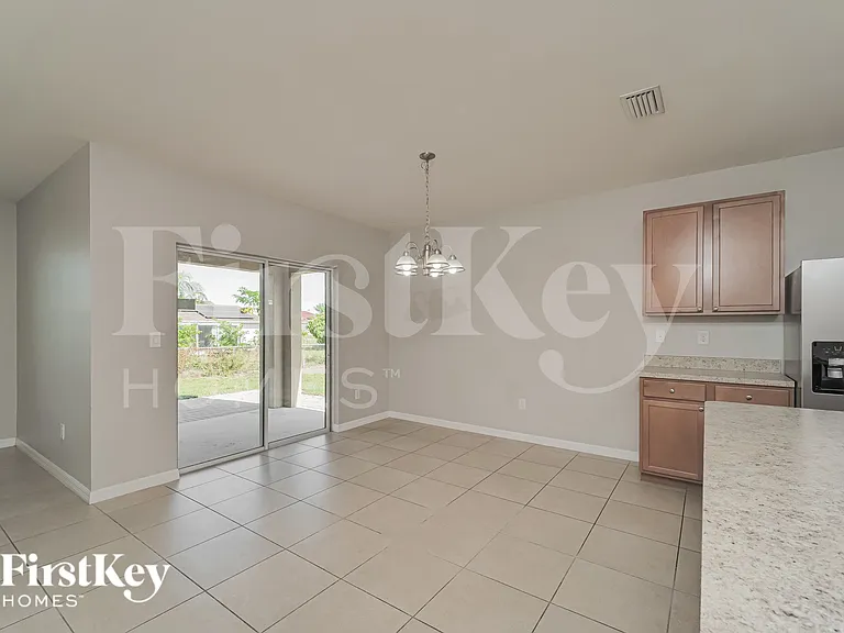 1406 NW 7th Ave — Photo 5