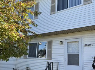 28187 Raleigh Crescent Dr, Chesterfield, MI 48051