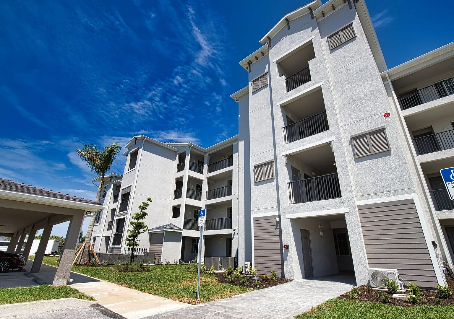 Annual Unfurnished 2 Bedroom 2 Bathroom 1st Floor Condo in Wellen Park! — Photo 1